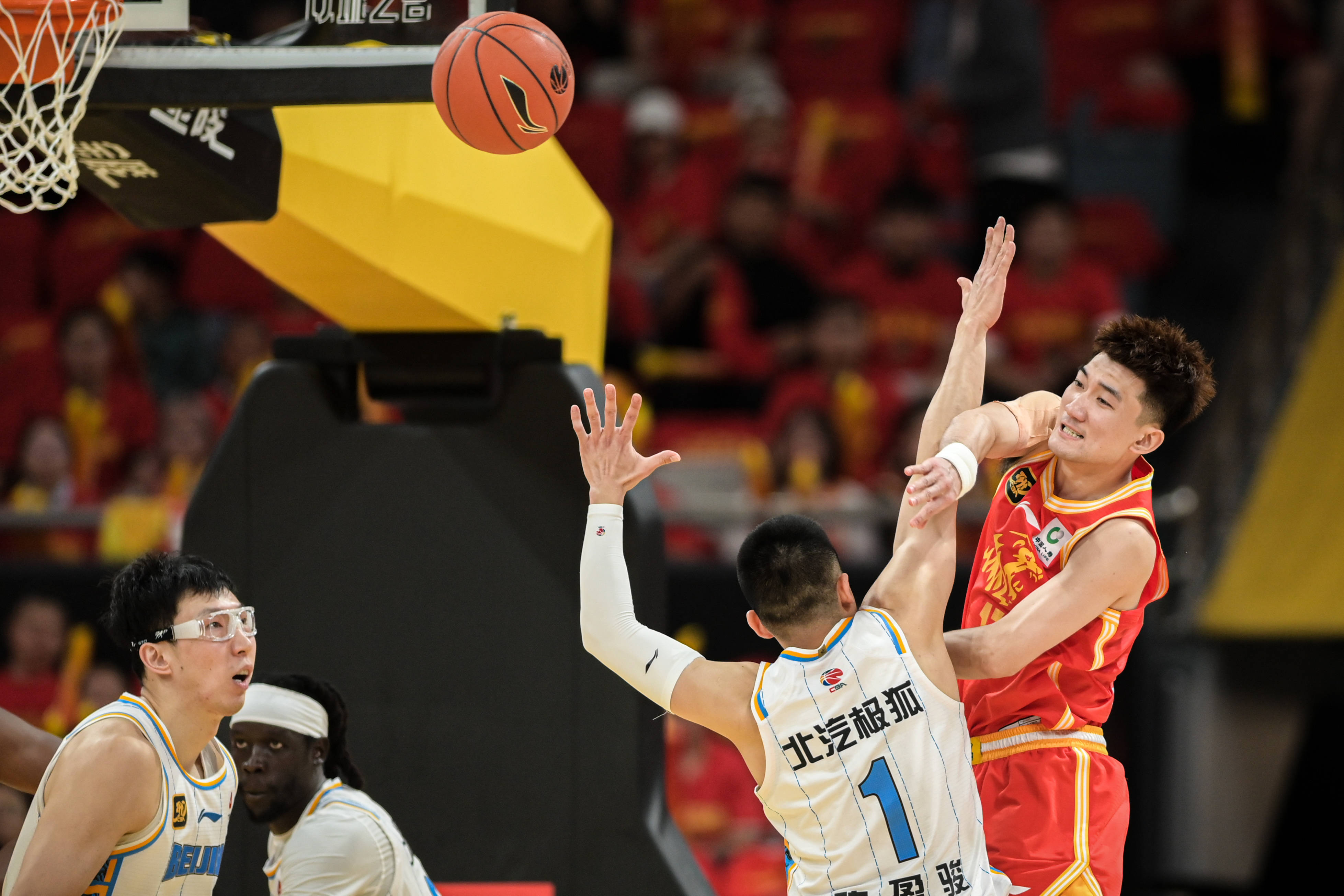 乐鱼体育官方网站- 欧冠皇马3比2胜亚特兰大 